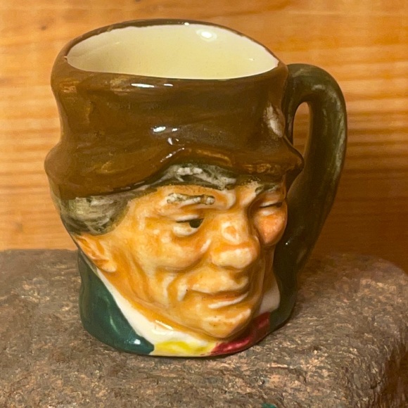 Royal Doulton Paddy Mug, 1940s Hand Painted Miniature Toby Character Mug made in - Picture 6 of 10